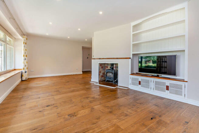 8663587-interior0...