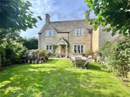 2, Barnsley Place, Cirencester GL7 6QD