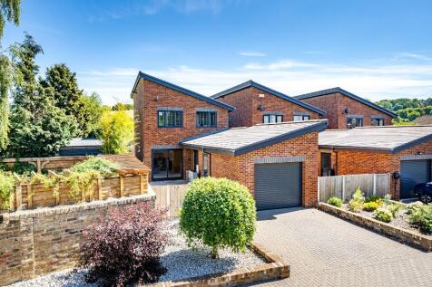 Harvey Drive, Dagnall, Hertfordshire, HP4 1FR