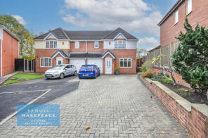 8, Nabbs Close, Stoke-on-trent ST7 4YB