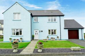 10, West Bay Close, Angle, Pembroke SA71 5AW