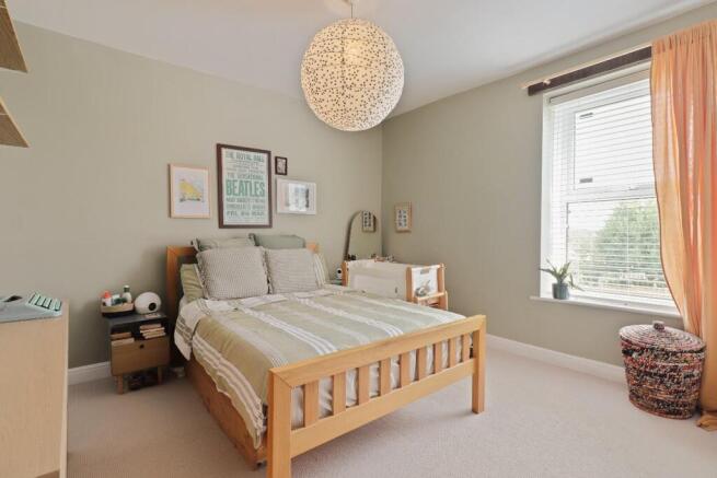 BEDROOM 2