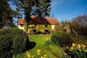 Brook House, Diss Road, Diss IP22 2LA