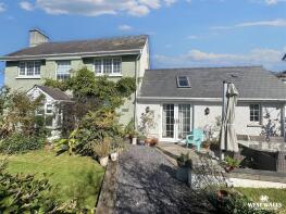 Nythfa, Carmarthen Road, Ferryside SA17 5TH