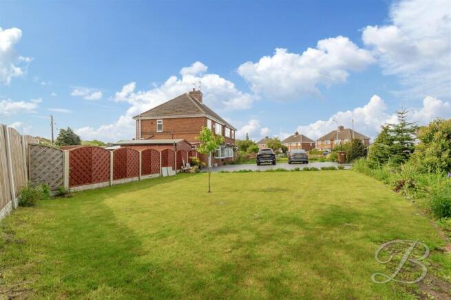 Side garden and driveway