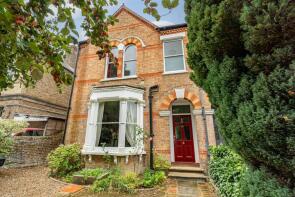 30, Queens Road, Hertford SG13 8AZ