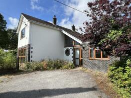 Ferndale, Chapel Lane, Tregrehan Mills, St. Austell PL25 3TH