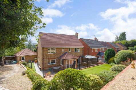 Cottrell Close, Hungerford, Berkshire, RG17 0HF