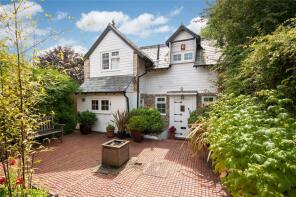 29 Stable Cottage, Knoll Road, Dorking RH4 3ES