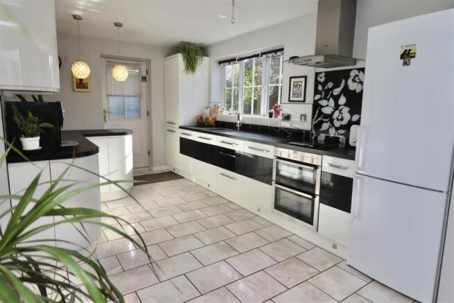 BREAKFAST KITCHEN