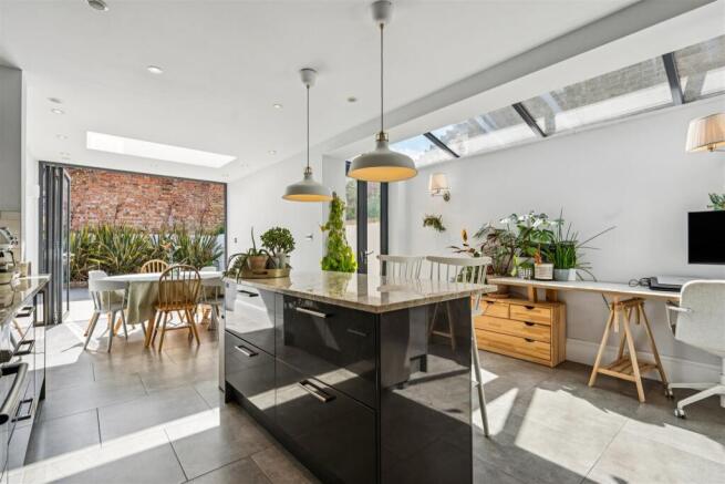 FOR SALE - Elliott Road, W4