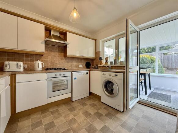 Kitchen.JPG
