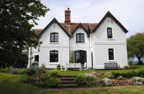 Harley House, Clee Hill Road B4214 To Whatmore Court Farm Junction, Ludlow SY8 3DQ