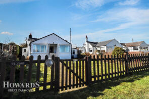 6, Little Scratby Crescent, Scratby, Great Yarmouth NR29 3PB