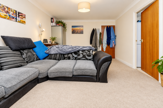 Flat 6, Fareham House