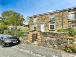 38, Abergarw Road, Brynmenyn, Bridgend CF32 9LF