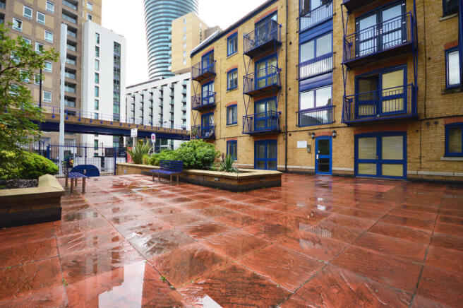 2 Bedroom Flat to Rent
