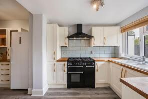 4, Broome Manor Lane, Broome Manor, Swindon SN3 1LX
