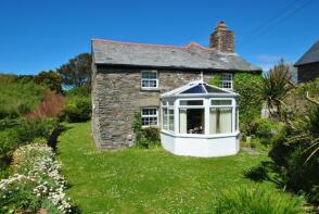 Chycothan, Tregurrian Hill, Tregurrian, Newquay TR8 4AD