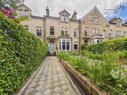 Laurel Bank, Westbourne Road | Leafy Green Period City Apartment