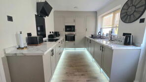 Ty-bryn Bungalow, Penygraig Terrace, Brynithel, Abertillery NP13 2HP