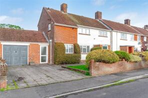 51, Churchill Close, Wimborne BH21 4BH
