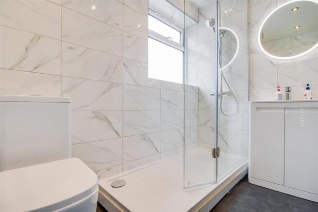 SHOWER ROOM/W.C.