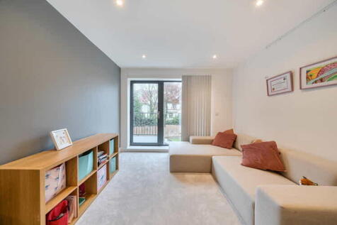 Beagle Close, Barnet, London, NW7