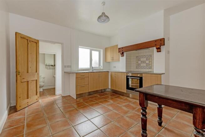 Kitchen/ Dining Room