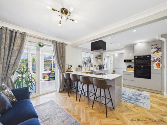 Kitchen/Dining Area