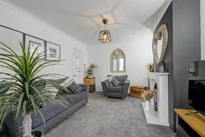 Lounge/Sitting Room