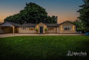 8, Willoughby Drive, Oakham LE15 8PZ