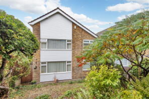 35, Lyndhurst Way, Istead Rise, Gravesend DA13 9EN