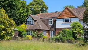 1, Coach House Mews, Donnington Park, Donnington, Newbury RG14 2EP