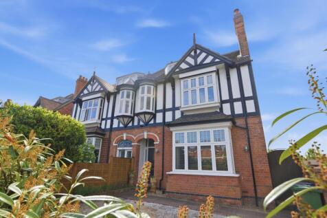 Emscote Road, Warwick, CV34