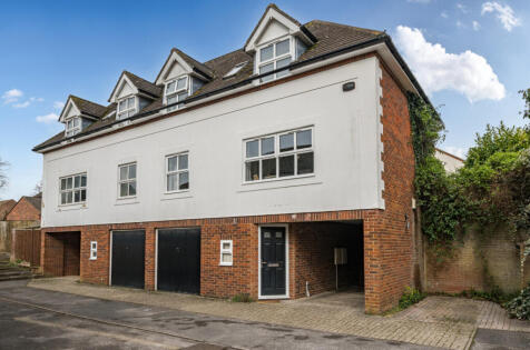Headley Close, Alresford, Hampshire, SO24