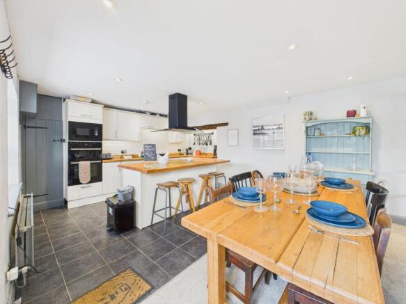 Kitchen/Living Area