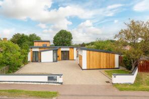 15, Hookhams Lane, Bedford MK41 0JU
