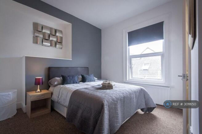 Bedroom Eg1
