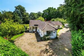 Glyns Acre, Chestnut Walk, East Grinstead RH19 2LB