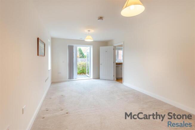 8668601-interior09.jpg