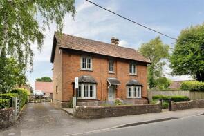 128 Yew Tree House, High Street, Devizes SN10 5SE