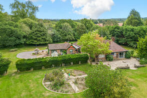 Hartswell, Tilford Road, Churt, Farnham GU10 2LL