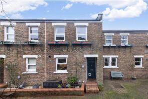 22, Chichester Mews, London SE27 0NS