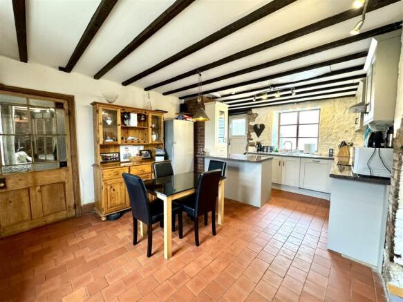 OPEN PLAN KITCHEN/BREAKFAST ROOM