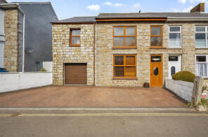 Chylowen, Barncoose Terrace, Redruth TR15 3ES