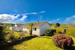 13, Forthcrom, Helston TR12 6UN