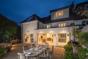1, Whitegates, Farleigh Road, Basingstoke RG25 2DN