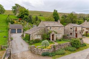 Stone Flagged Cottage, Newbiggin Village Roads, Leyburn DL8 3TD