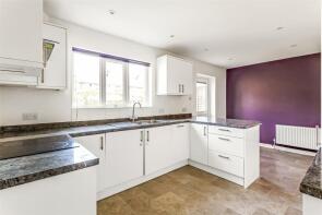 32, Warwick Close, Dorking RH5 4NN